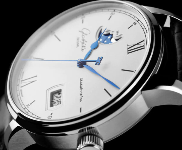 Senator Excellence Panorama Date Moon Phase