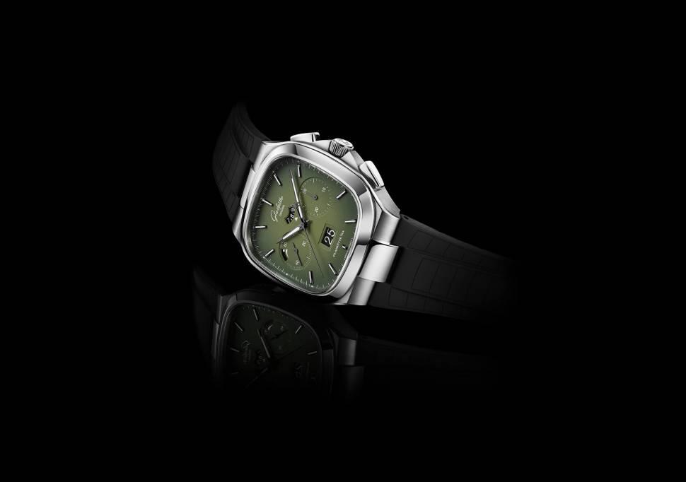 Vintage Seventies Chronograph Panorama Date