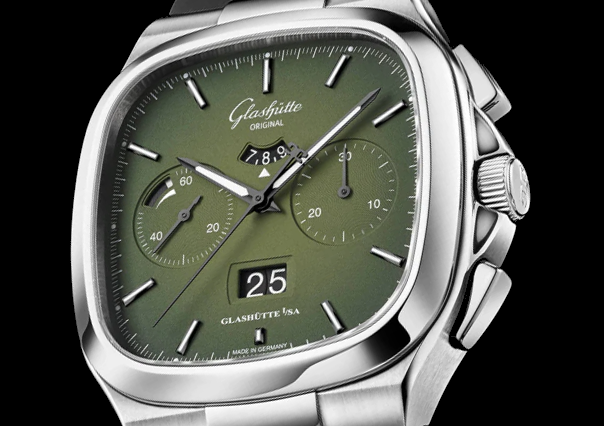 Vintage Seventies Chronograph Panorama Date